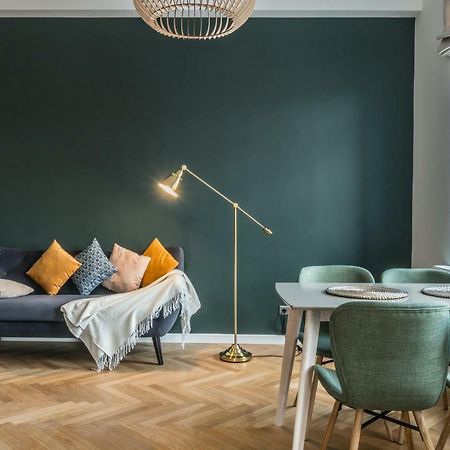 Greystone Suites & Apartments Рига Екстериор снимка
