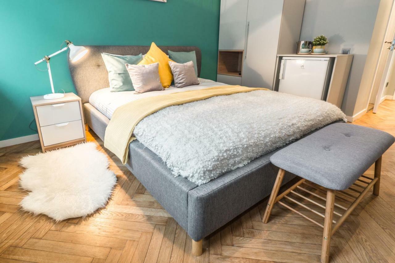 Greystone Suites & Apartments Рига Екстериор снимка