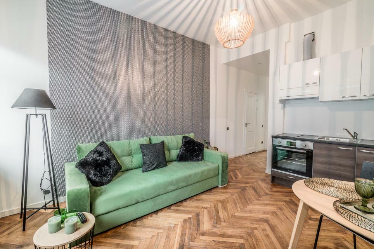Greystone Suites & Apartments Рига Екстериор снимка