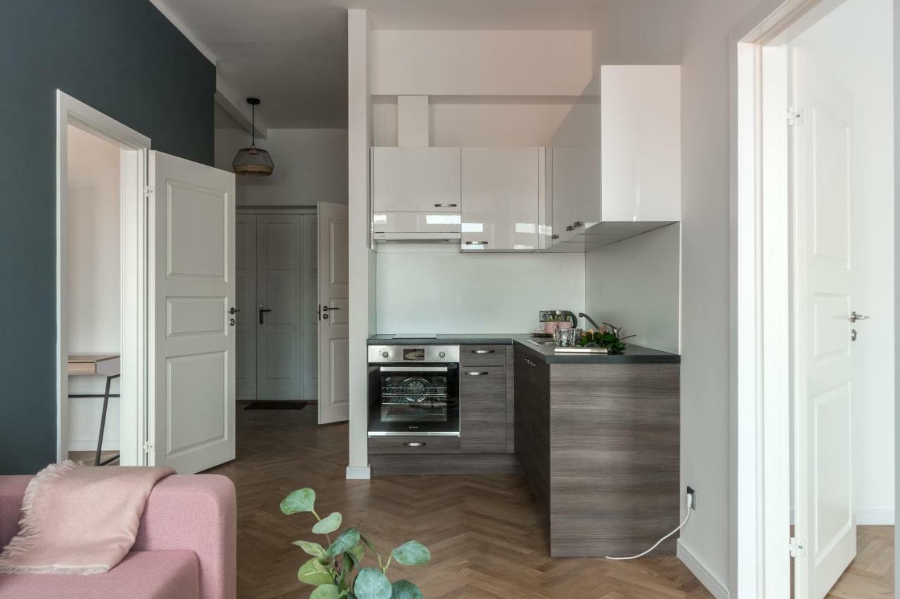 Greystone Suites & Apartments Рига Екстериор снимка
