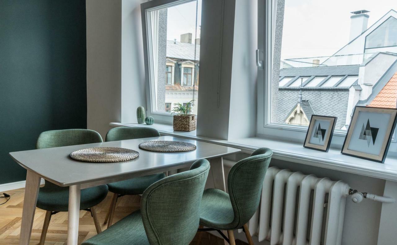 Greystone Suites & Apartments Рига Екстериор снимка