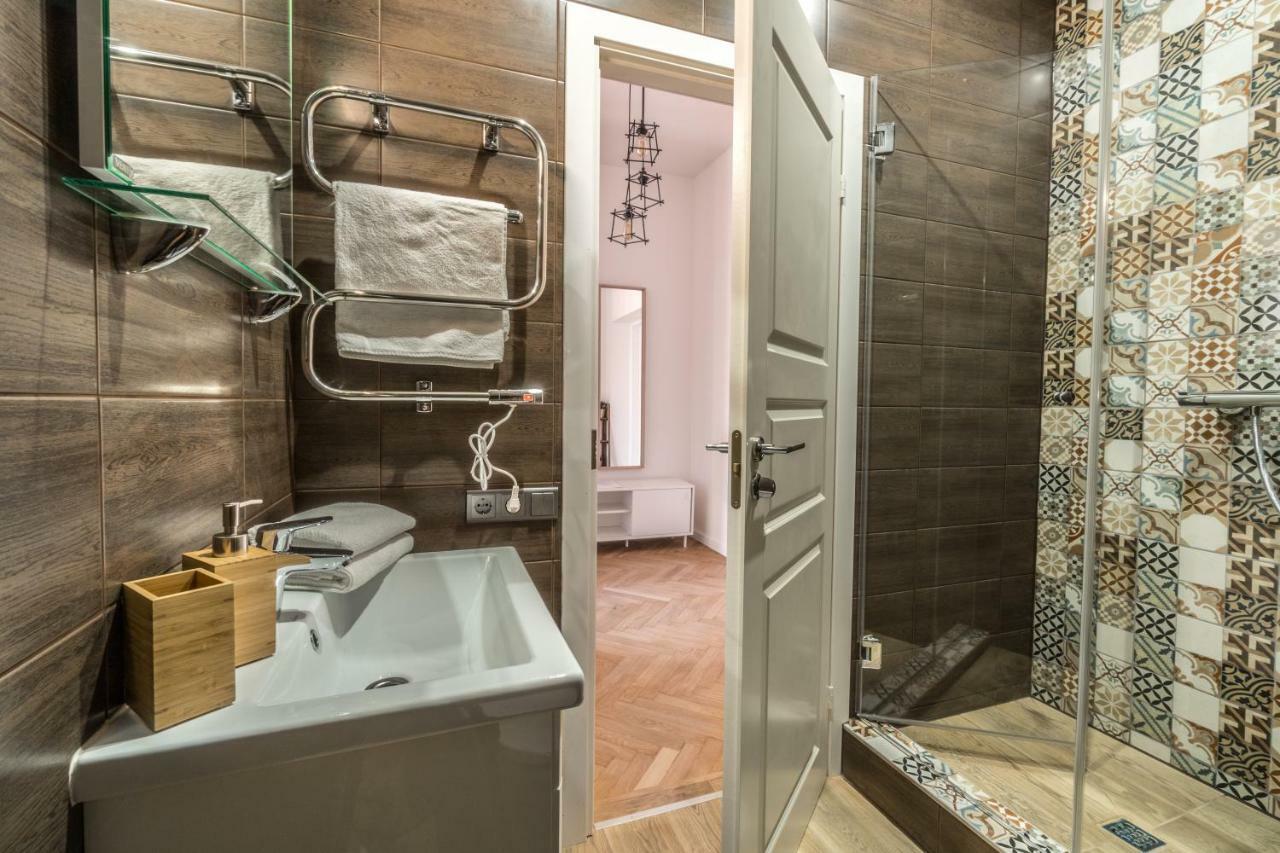 Greystone Suites & Apartments Рига Екстериор снимка