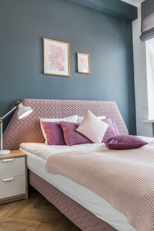 Greystone Suites & Apartments Рига Екстериор снимка